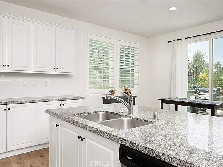 3305 E Midsummer Privado — Photo 17