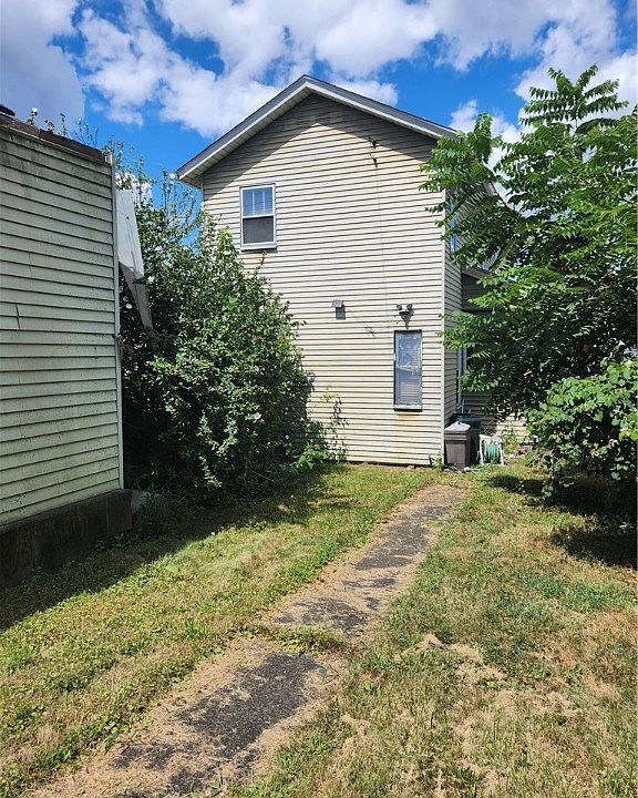 2nd image of 238 E 19th Ave