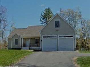 14 Russell Dr, Buxton, ME 04093