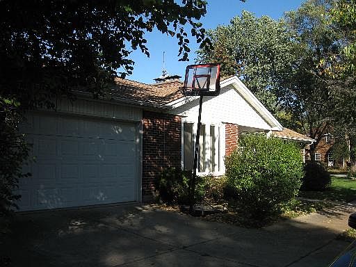 3rd image of 4500 W Madison St