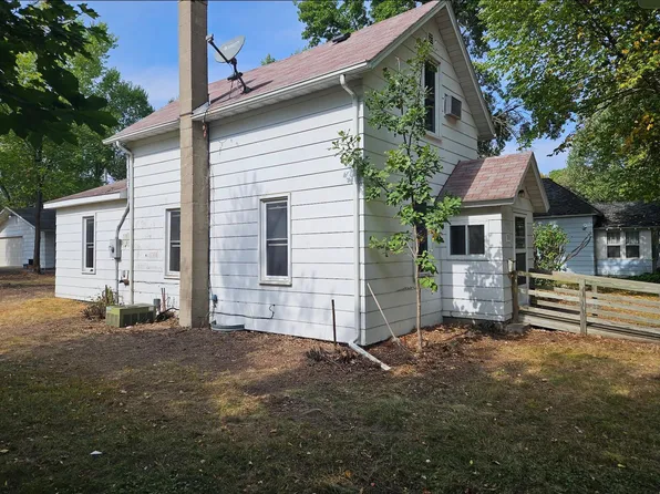 211 7th St NE, Little Falls, MN 56345