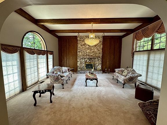 5th image of 502 Shadow Oaks Dr