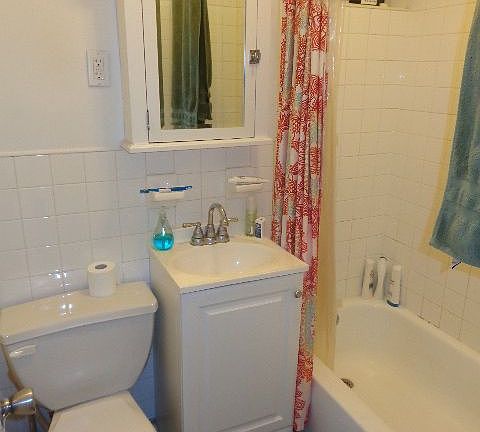 3rd image of 6 Jones St APT 4C