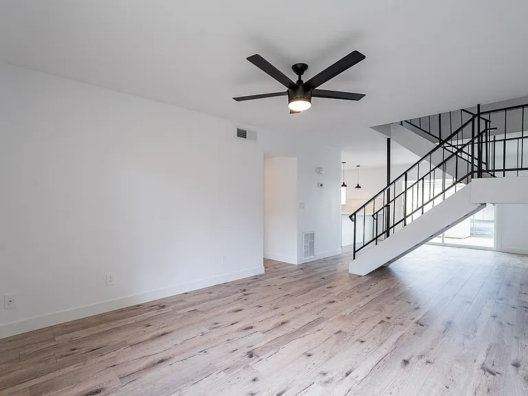 3909 S Mill Ave — Photo 7