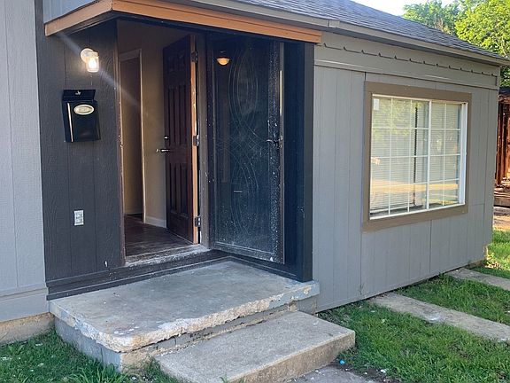 3rd image of 1318 N Birmingham Pl