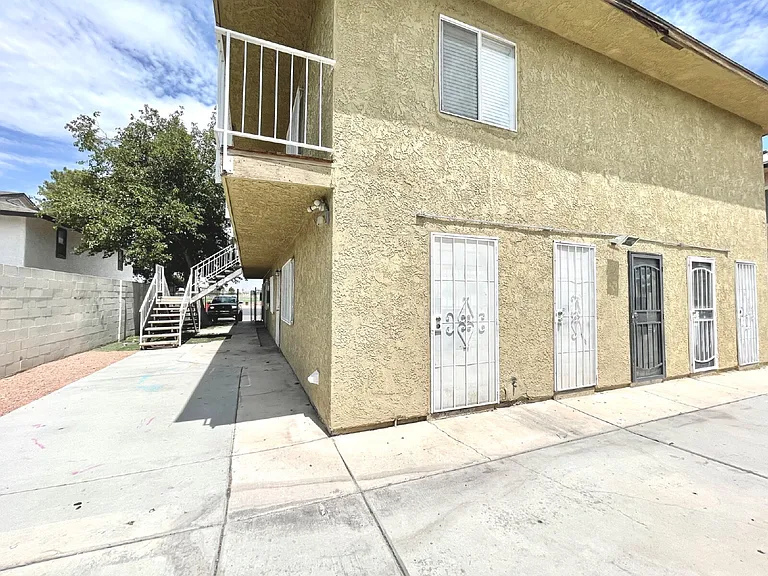 3427 E Cheyenne Ave #A — Photo 12