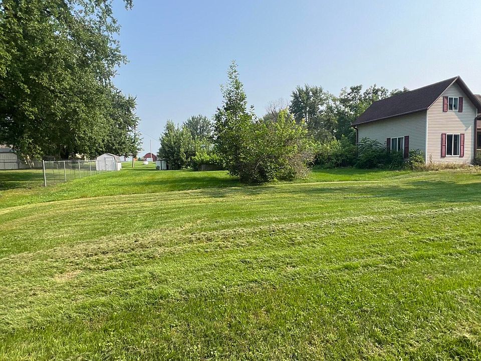 2nd image of 950 Main St