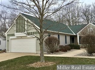 1516 Liberty Ln, Hastings, MI