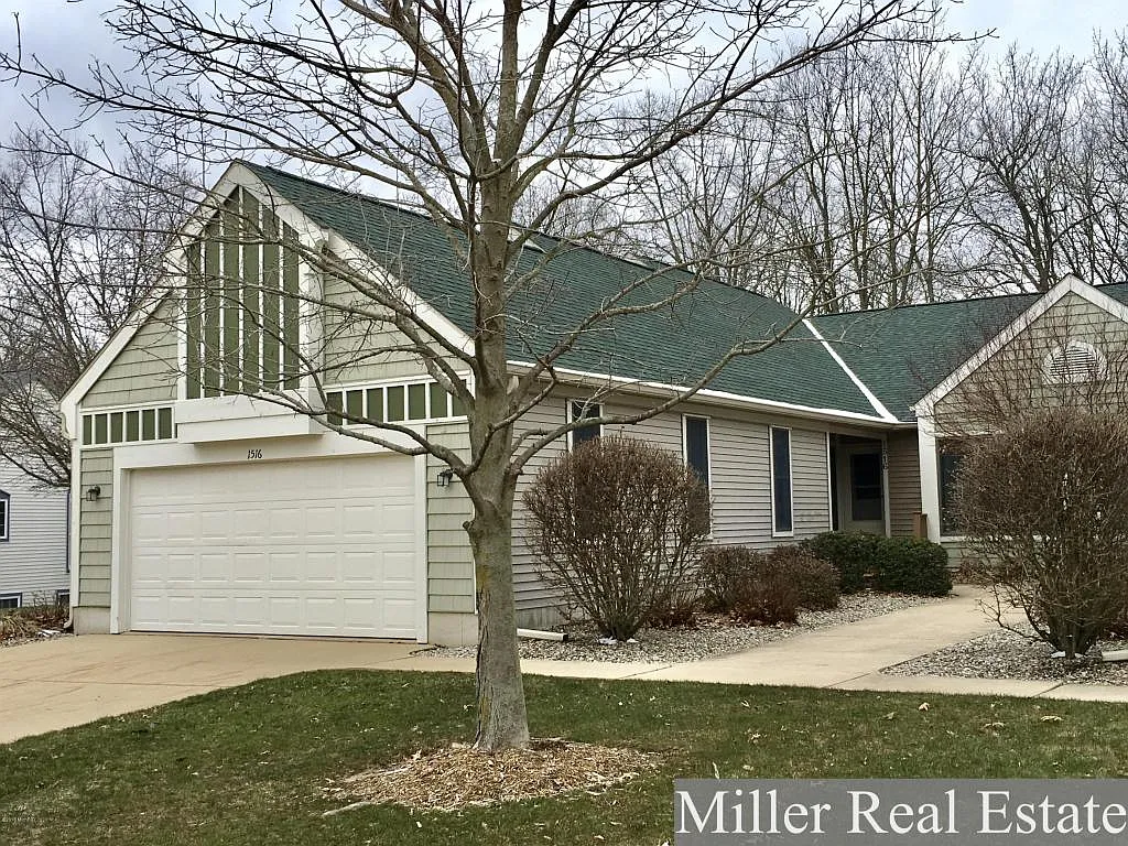 1516 Liberty Ln photo 1