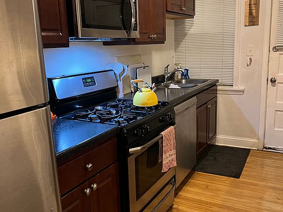 2nd image of 2142 W Berteau Ave APT 2N