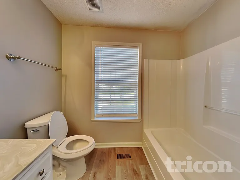 1800 University Dr — Photo 13