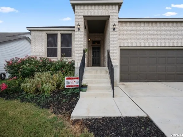 3602 High Cloud Dr, New Braunfels, TX 78130