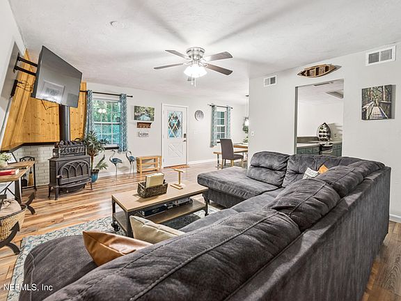 5th image of 141 SW LONGHORN Terrace