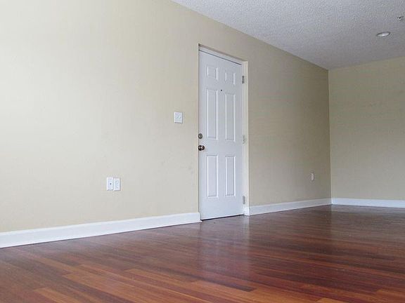 4th image of 2035 Dixie Belle Dr #2035G