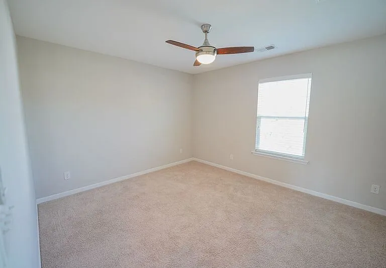 215 Shelton St — Photo 26