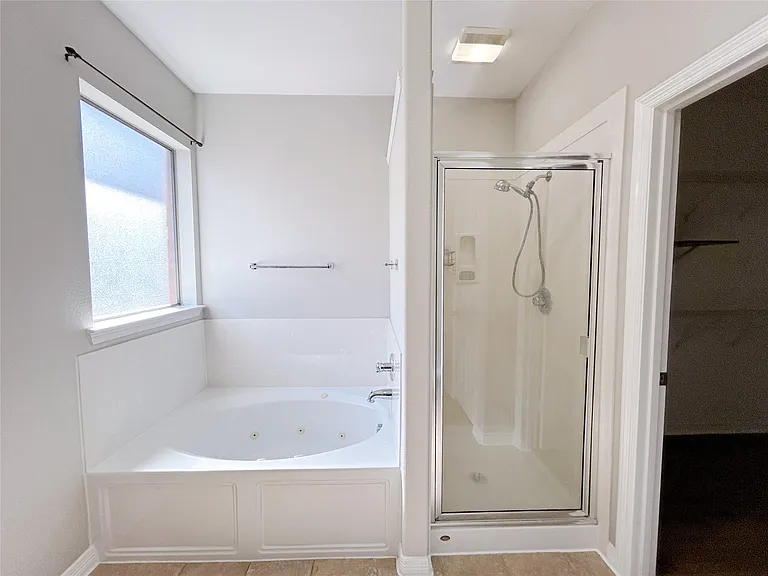 5523 Baby Blue Ln — Photo 36