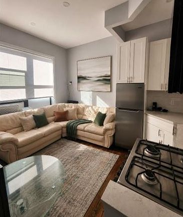 4th image of 133 Lincoln Ave #2E