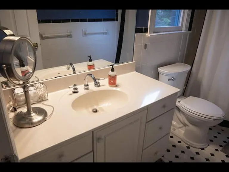 215 W Avondale Dr — Photo 13