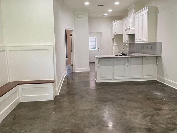 4th image of 13805 Azalea Dr