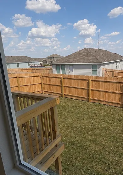 472 Sarah Way — Photo 2