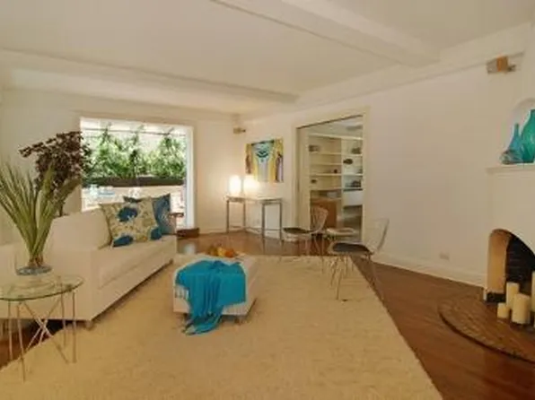 424 East 52nd Street image 1 of 15