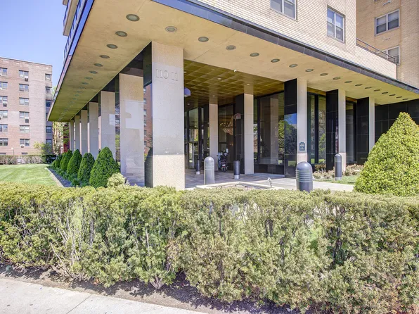 110-11 Queens Boulevard image 1 of 31