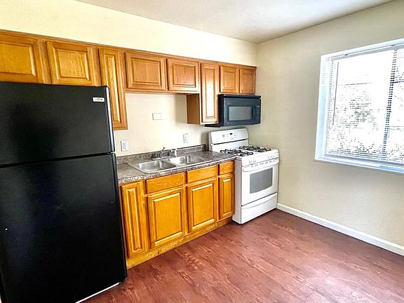 4th image of 9943 Diamond Dr APT 5