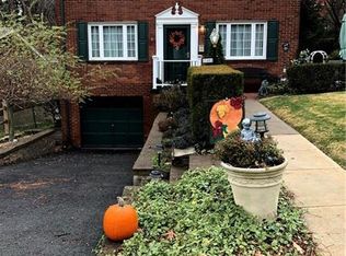 145 Legrande Dr, Pittsburgh, PA 15221