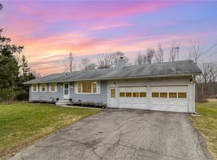 413 Trimmer Rd, Spencerport, NY 14559