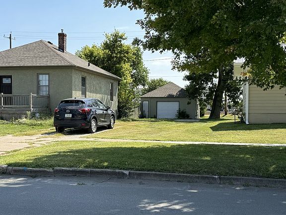 2nd image of 1304 W Thomas Ave