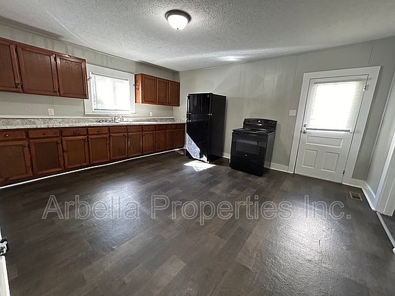5th image of 1266 Georgia Ave Unit 1
