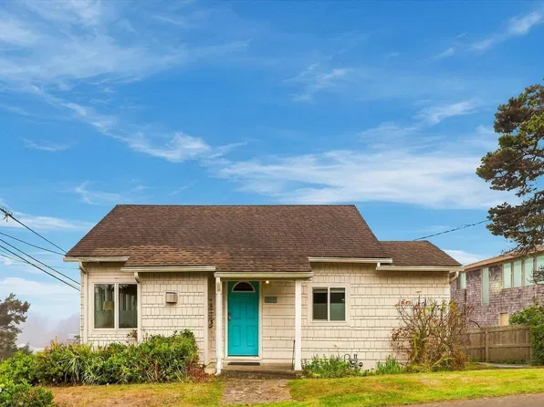 704 SW Fleet Ave, Lincoln City, OR 97367