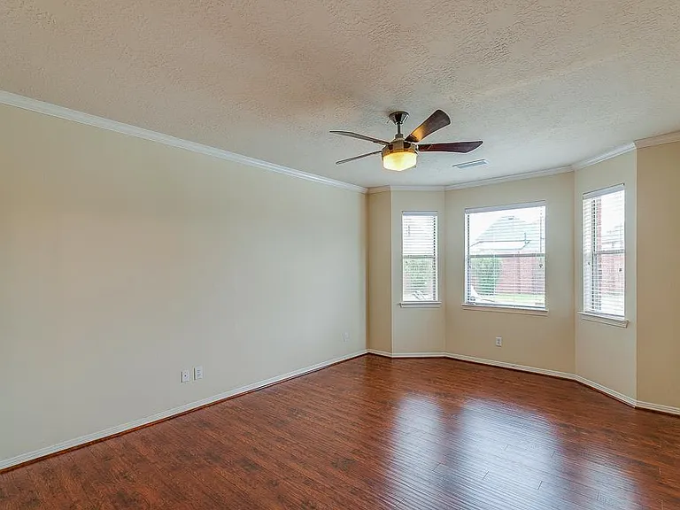 5007 Jade Cove Ct — Photo 16
