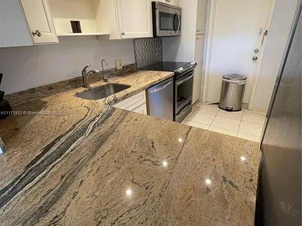 3100 N Palm Aire Dr APT 204, Pompano Beach, FL 33069