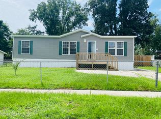 7628 Crest Dr N, Jacksonville, FL 32221