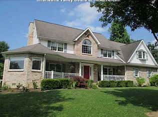 5 Alba Dr, Winfield, WV 25213