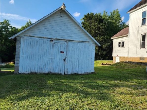 917 Mapletown Rd, Greensboro, PA 15338