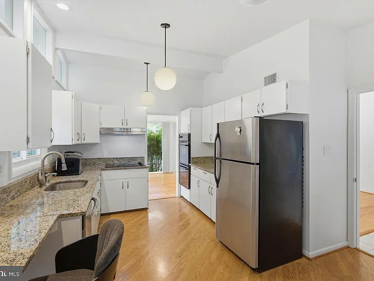 6614 Melody Ln — Photo 10