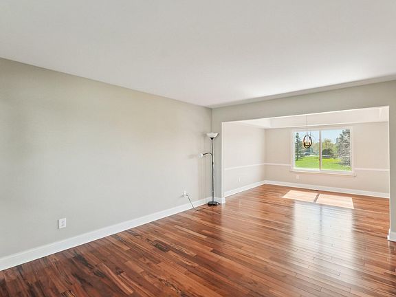 5th image of 4658 White Pine Ct