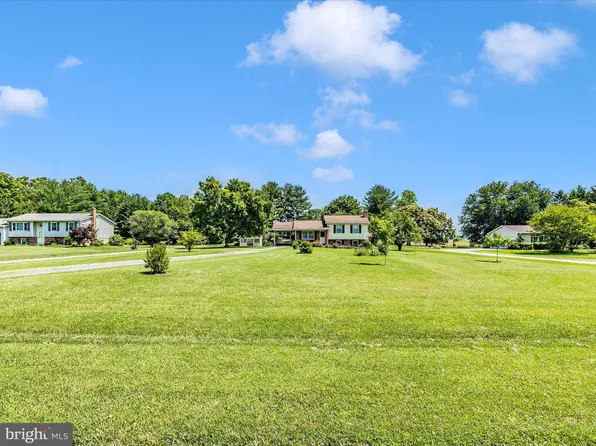 8408 Lassie Ct E, Walkersville, MD 21793