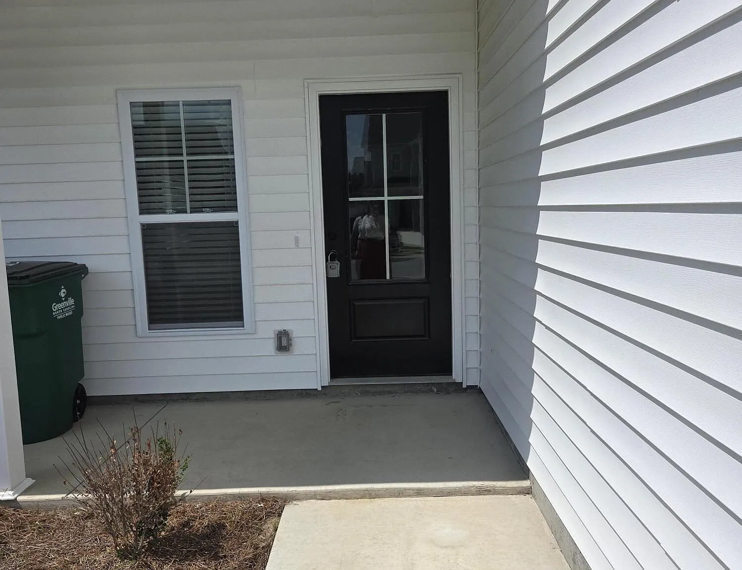 3 bed, 2.5 bath, $1,850 — Photo 2