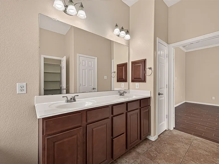 12107 Redbud Brook Trl — Photo 28