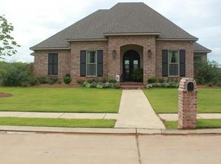 138 Woods Edge Dr, Alexandria, LA 71303