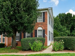 13346 Foxhole Dr, Fairfax, VA 22033