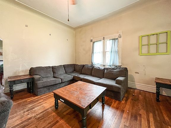 3rd image of 7516 N Stevenson St