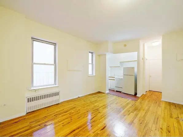 144 East 22nd Street image 2 of 5