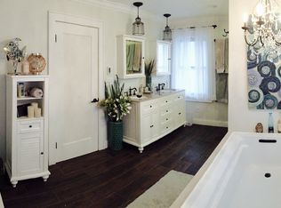 61 E Torrence Rd, Columbus, OH 43214