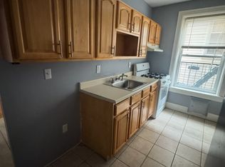 130 W 47th St APT 23, Bayonne, NJ 07002