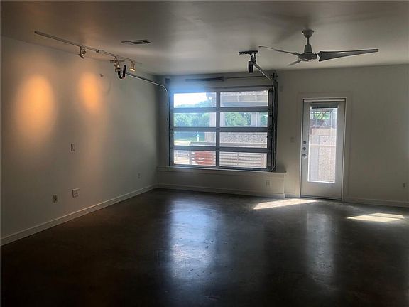 4th image of 1111 S Akard St Unit 205