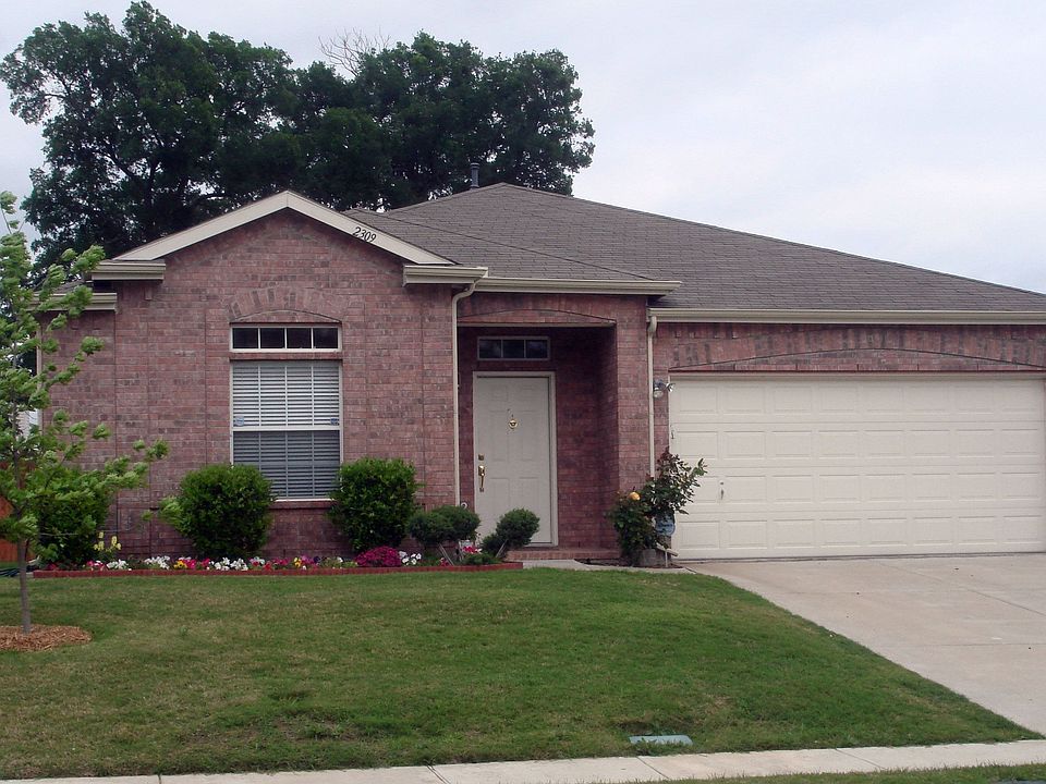 1st image of 2309 Pecan Dr